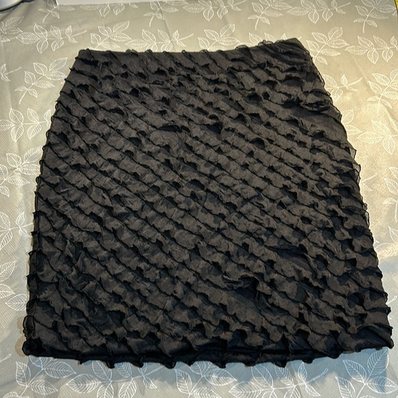 Calvin Klein Dresses & Skirts - Ladies Calvin Klein Ruffled Skirt.